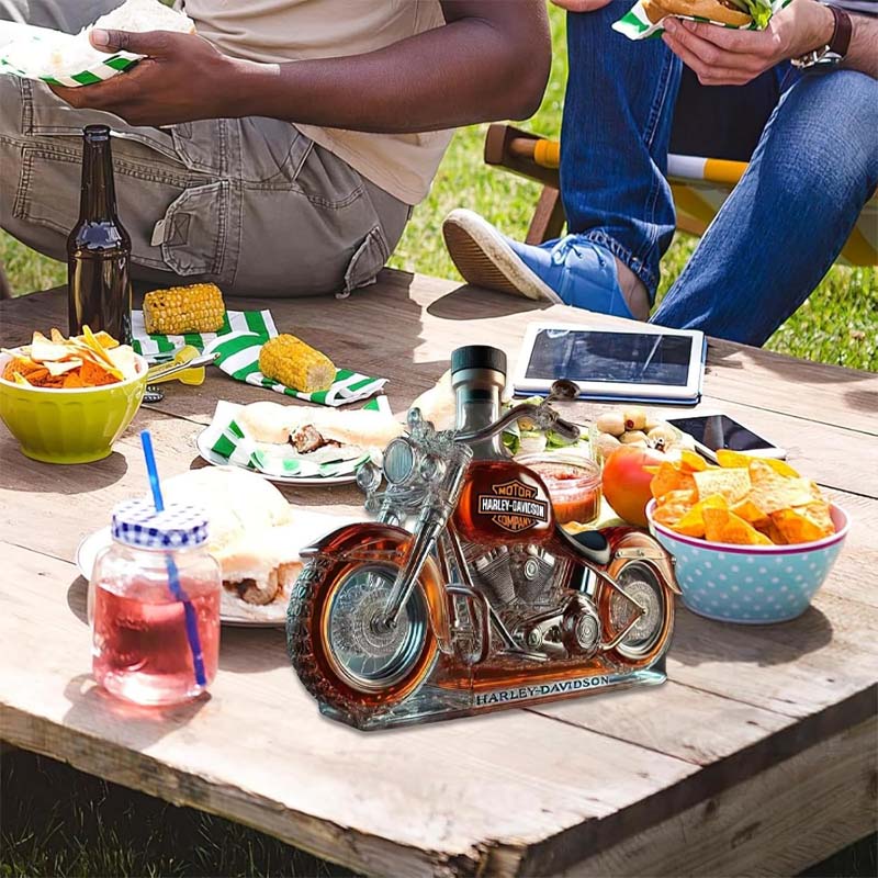 Kreativ motorsykkelglassvinflaske